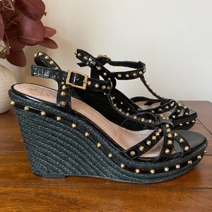 Like New! Vince Camuto - Tamblyn black patent leather gold studded sandal, 7